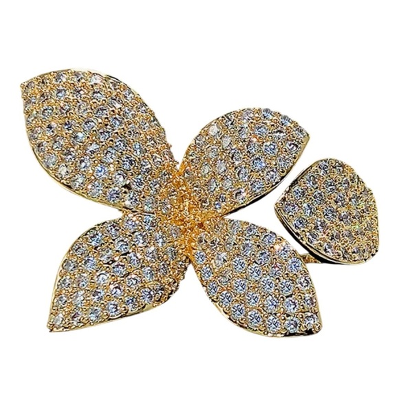 Elegant Gold Plated Floral Cocktail Ring - Picture 1 of 2